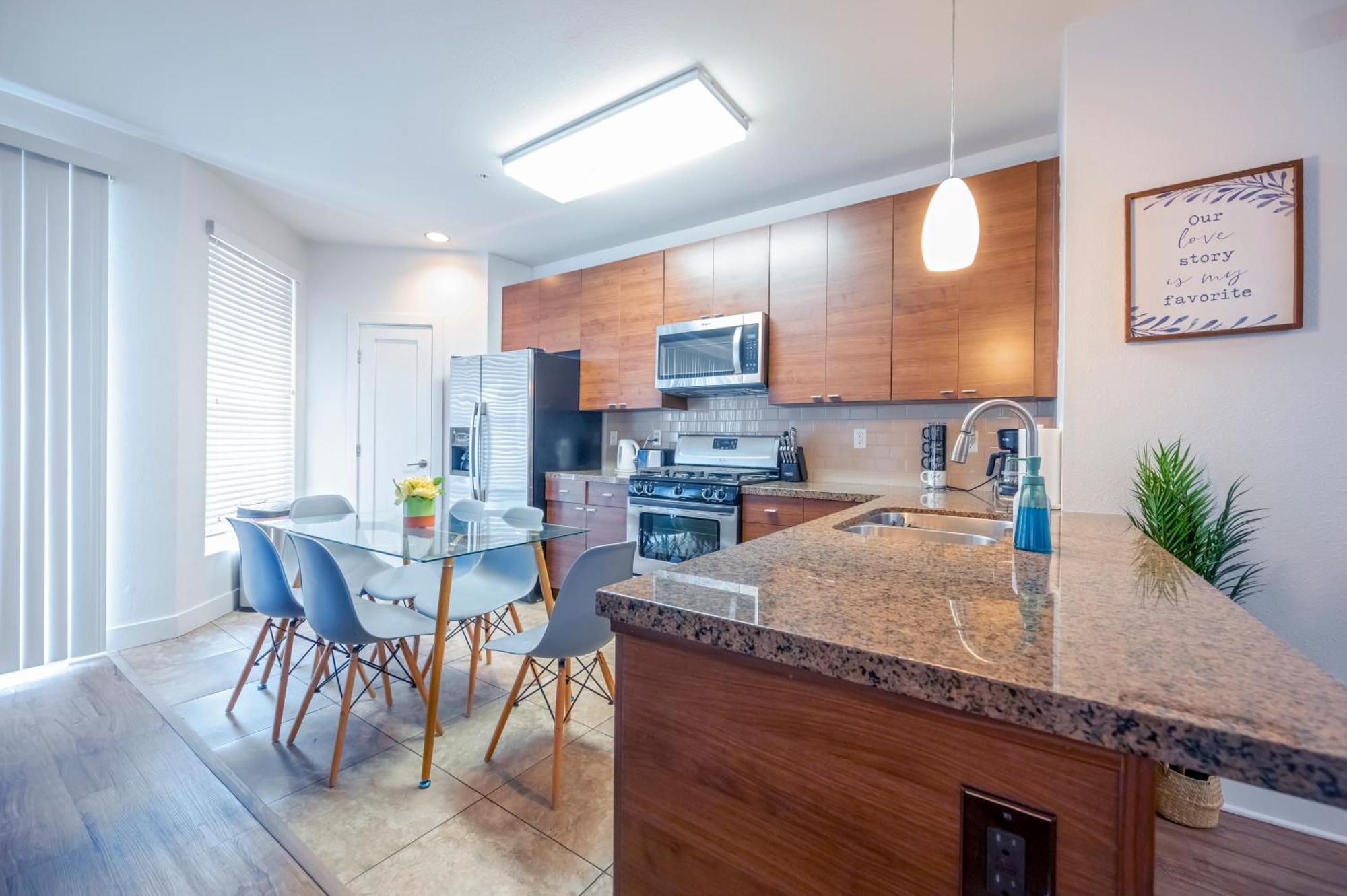 Cozy Marina 2bed2bath Units Pool Gym Jacuzzi Free Parking